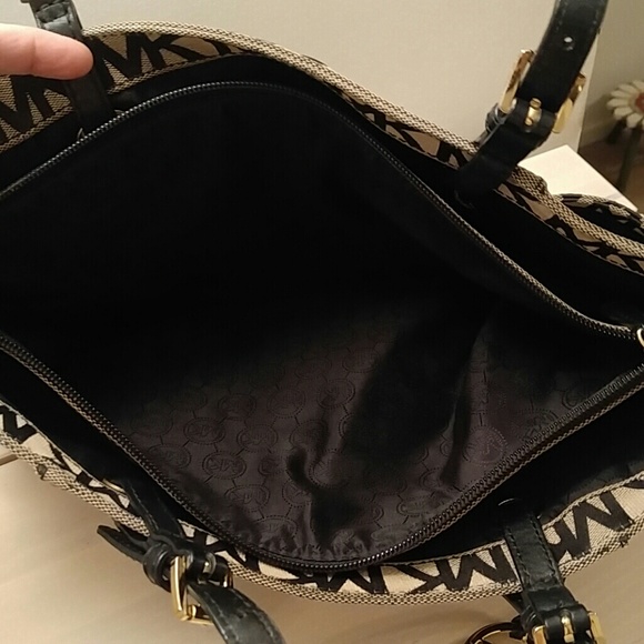 ❌SOLD❌  Michael Kors Jet Set E/W Tote - Picture 7 of 8